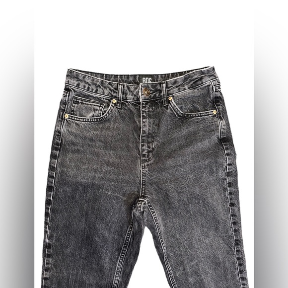 BDG Urban Outfitters Distressed Faded Black Mom Jeans size Women’s W28 L32 - Picture 3 of 4